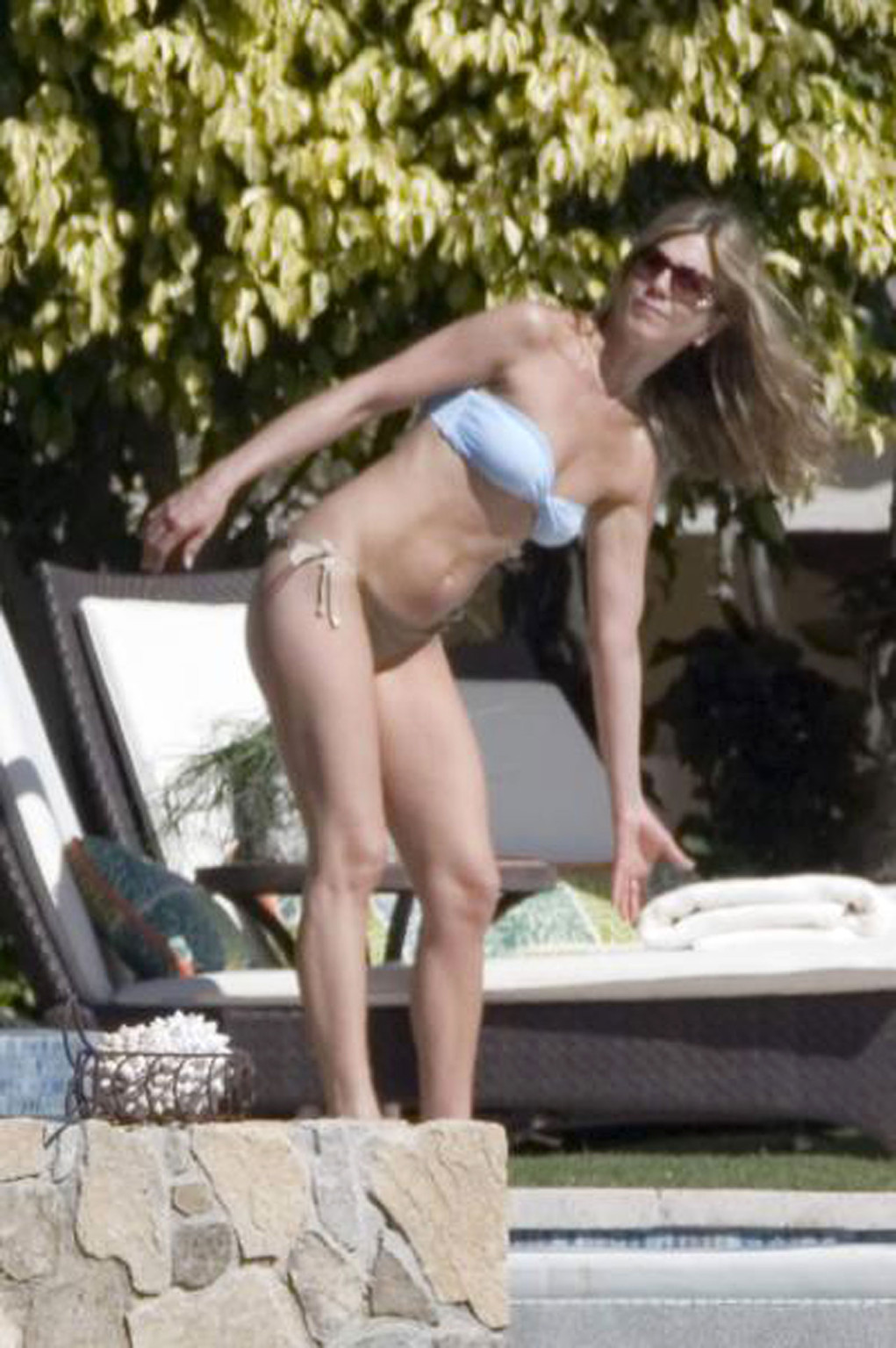 Jennifer Aniston che espone il corpo sexy del cazzo e il culo caldo in bikini
 #75319444