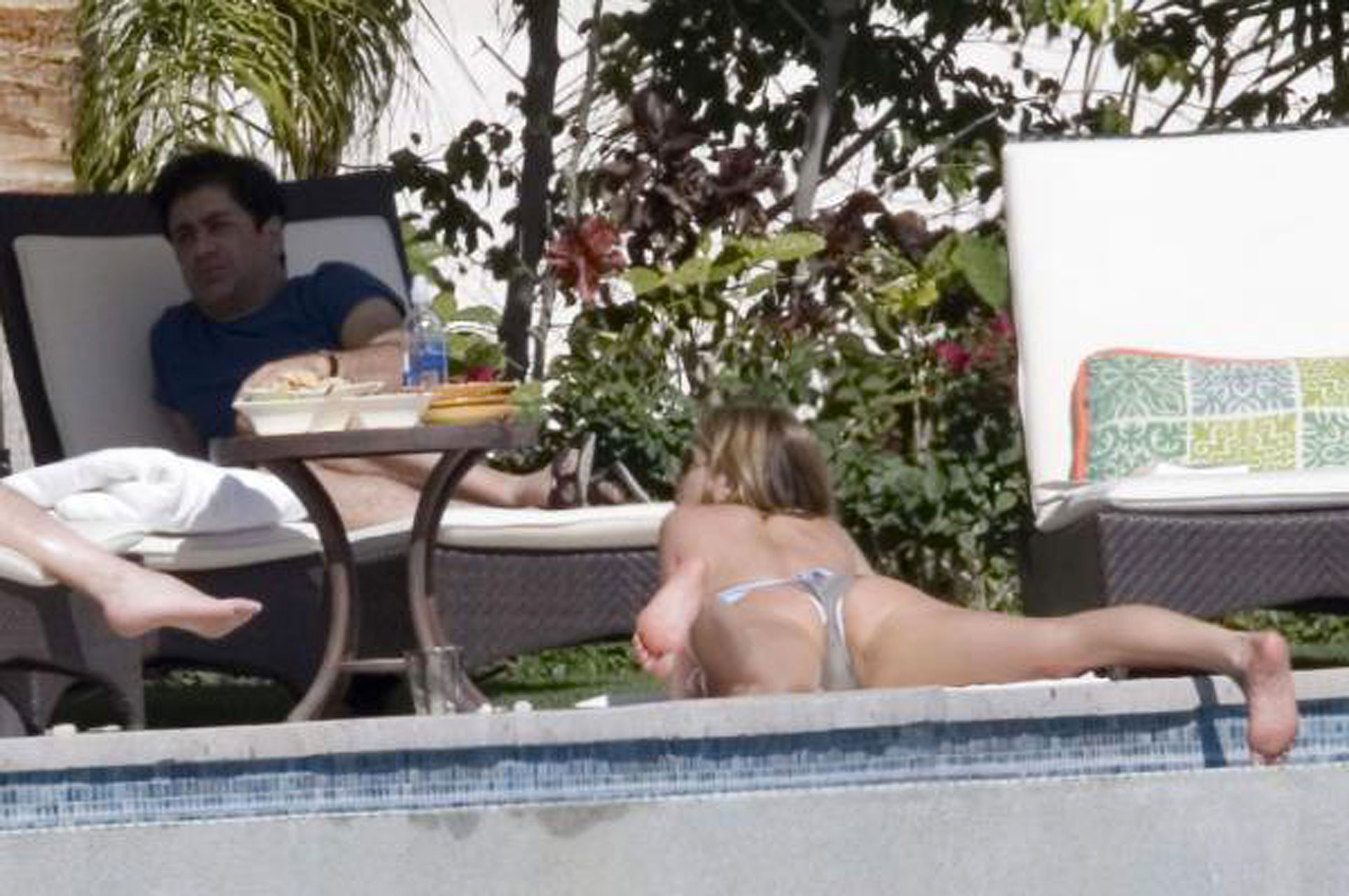 Jennifer Aniston che espone il corpo sexy del cazzo e il culo caldo in bikini
 #75319558