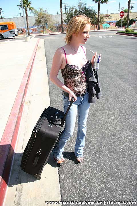 Geile junge Trinity harding leckt und fickt einen langen schwarzen Schwanz
 #77852968