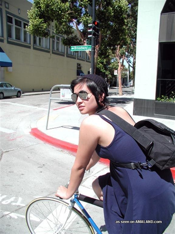 自転車に乗るセクシーなアマチュアの赤ちゃんのギャラリー
 #71518559