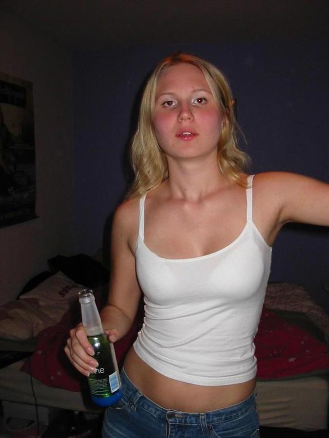 Blonde amateur girlfriend sucking her boyfriend's dick #77715363