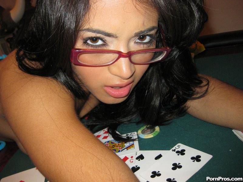 Cutie spielt Fick-Poker und verliert gegen ihren geilen Ex
 #72689093