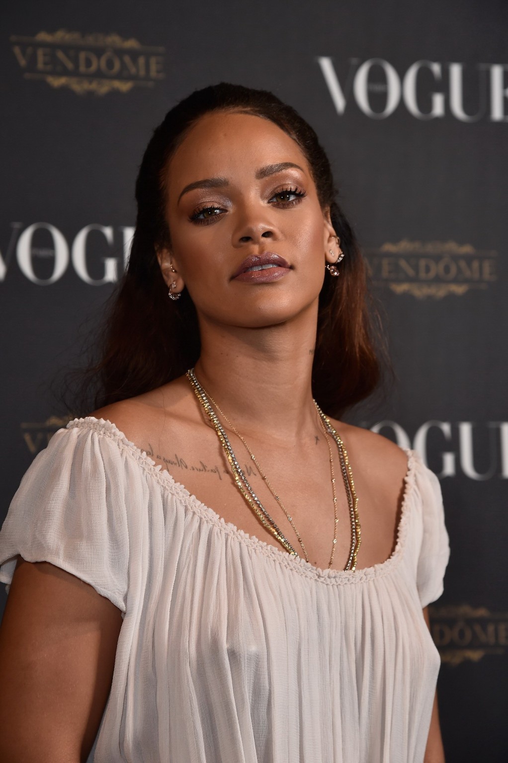 Rihanna durchsichtig auf Brüste und Höschen
 #75151550