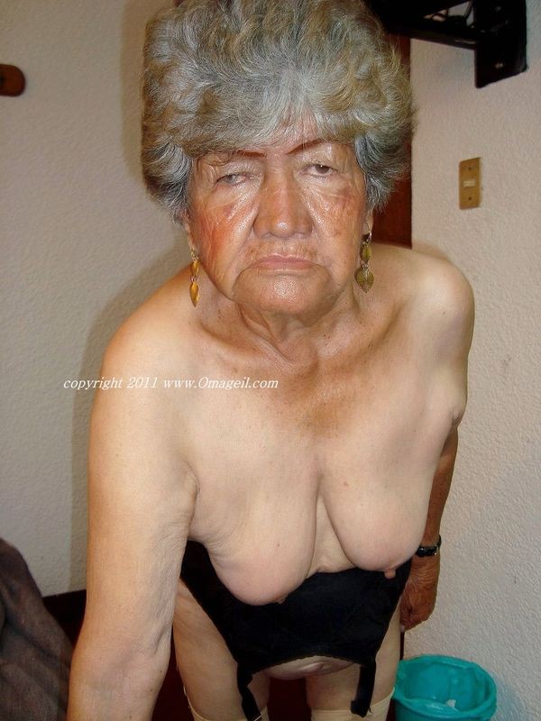 Estremamente sexy signore nonne rugose
 #71763242