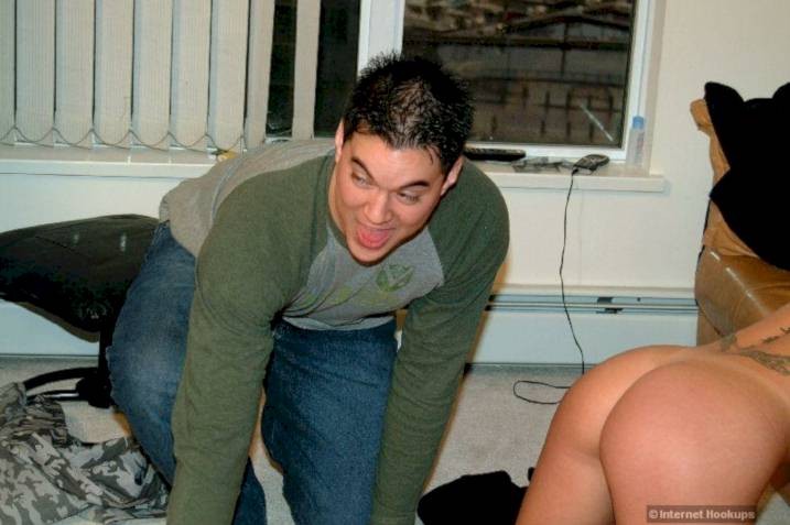 Zorra hambrienta de pollas se folla a dos tíos
 #76893052