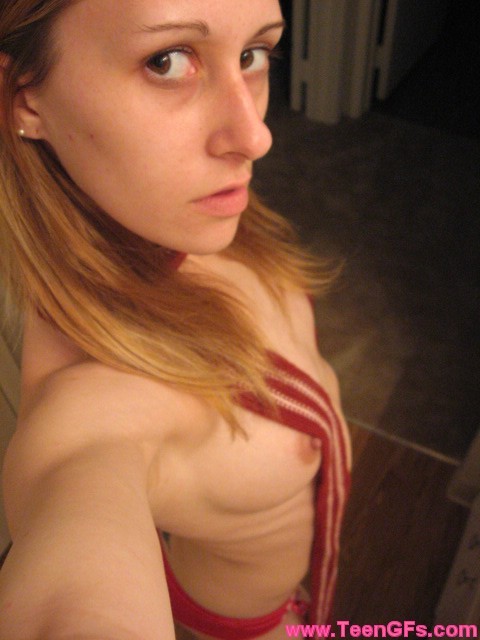 Bel culo amatoriale giovane prende foto nuda di se stessa a casa
 #70500757