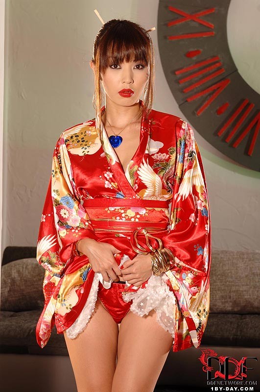 Marica hase asiática tetona en traje de cosplay dedos su coño mojado
 #69842887