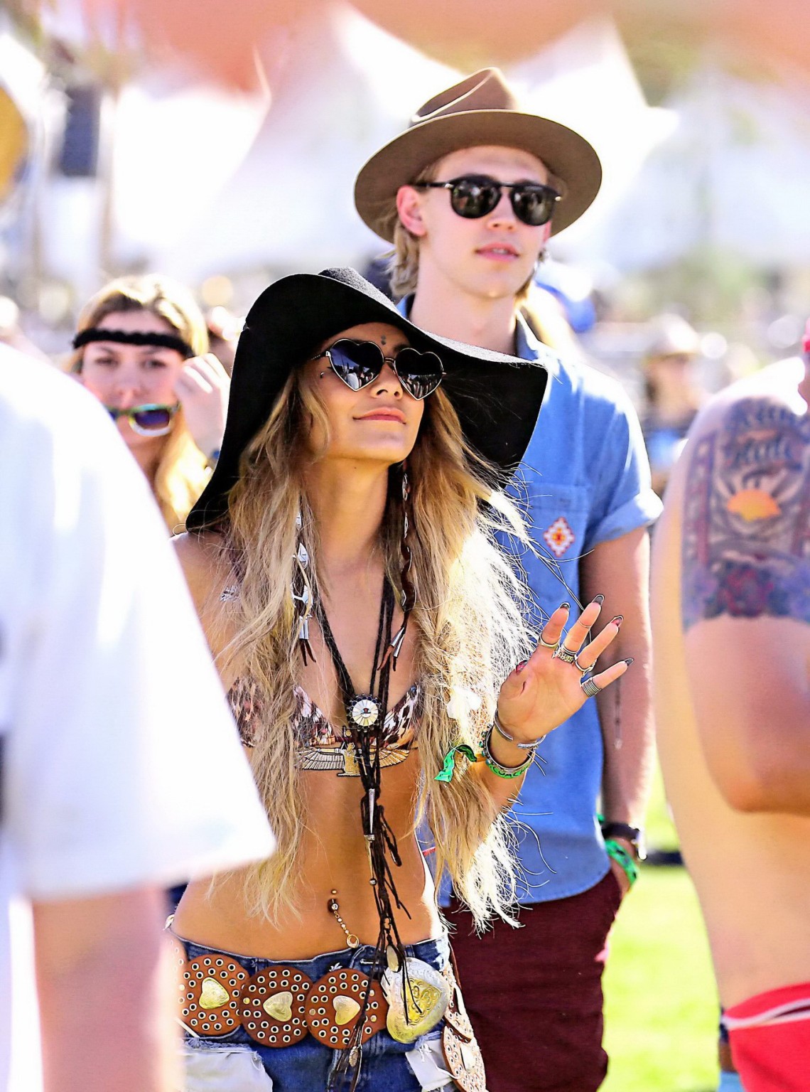 Vanessa hudgens trägt ein knappes Outfit beim coachella 2014
 #75199352