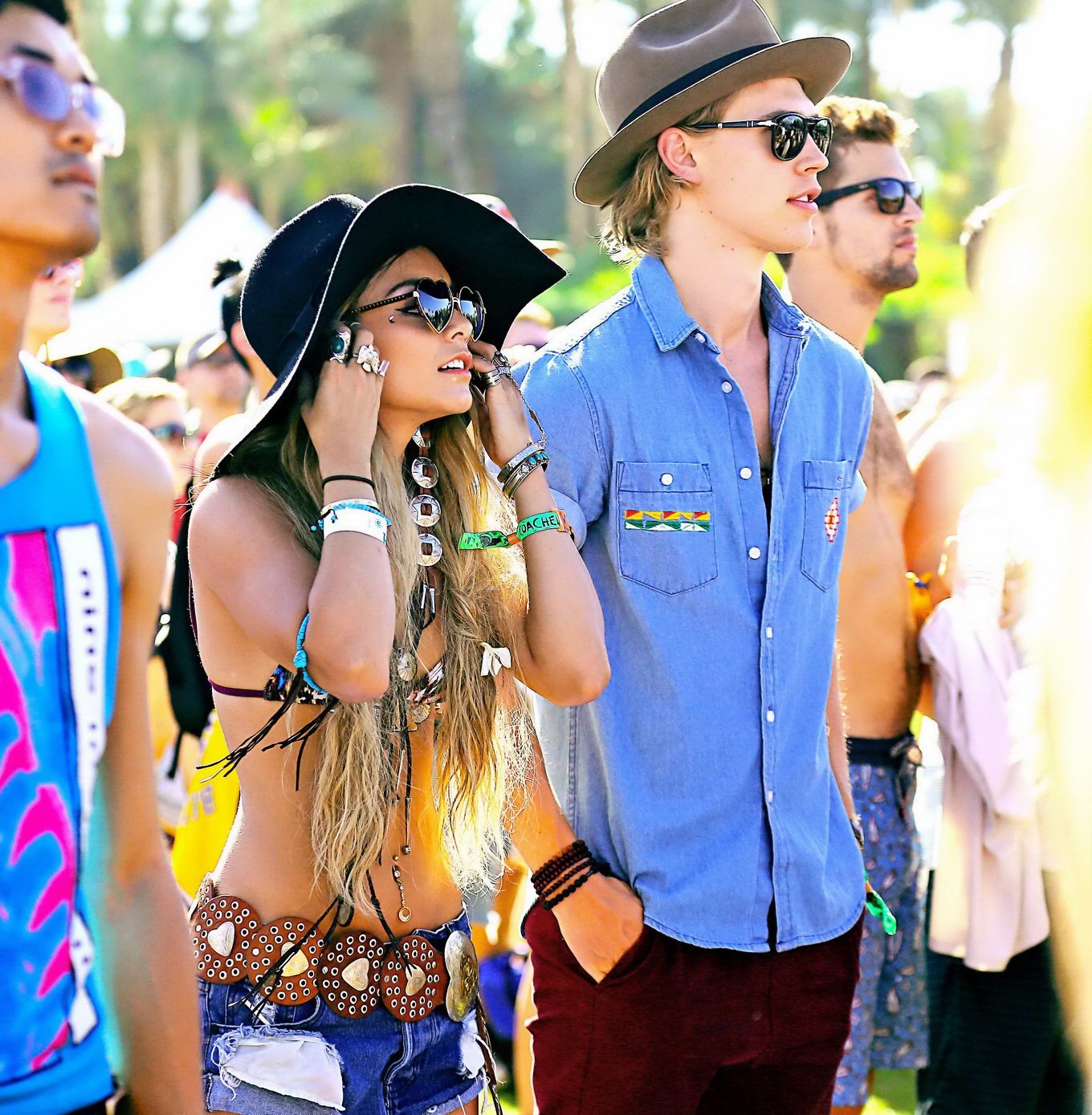 Vanessa hudgens trägt ein knappes Outfit beim coachella 2014
 #75199356