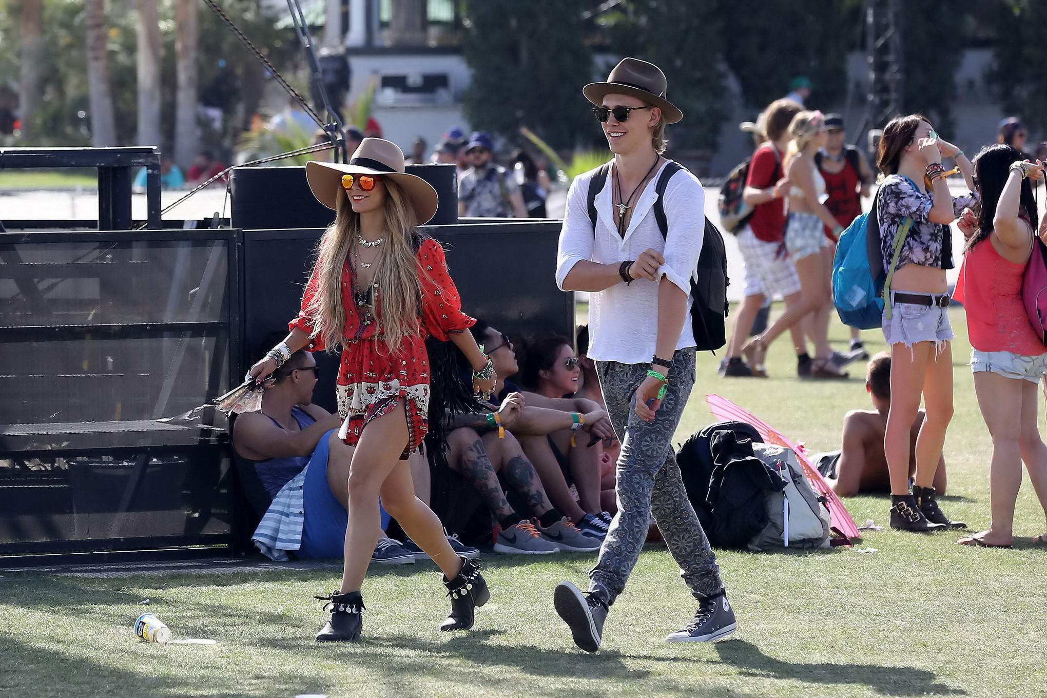 Vanessa hudgens indossando abiti succinti al coachella 2014
 #75199396