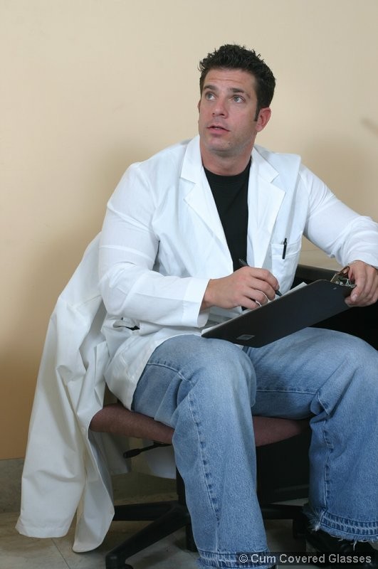 Paciente consigue busted examinar su propio coño
 #70948726
