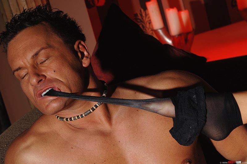 Gebundene Strümpfe mya Diamant bekommt Füße coveredd mit Sperma
 #71923610