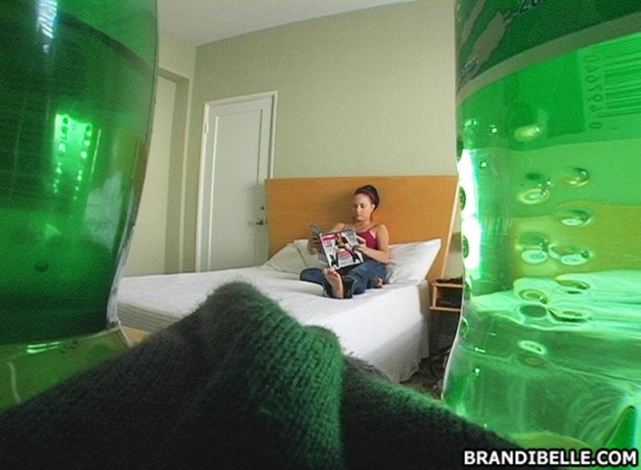 Brandi belle filma un ragazzo che la scopa nel suo dormitorio
 #79082846