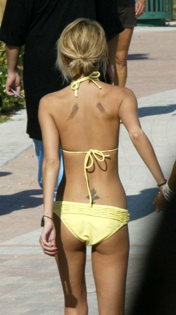 Nicole Richie exposing her fucking sexy body and nude tits on stage #75308175