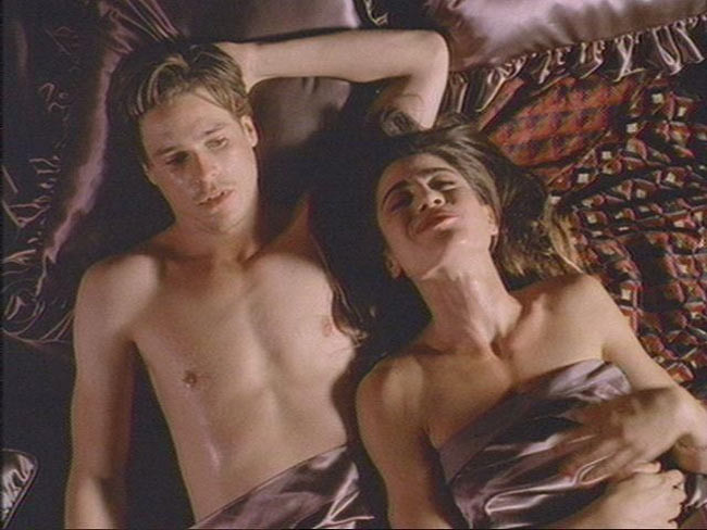 Actriz exótica yancy butler en escenas de desnudo caliente
 #75438093