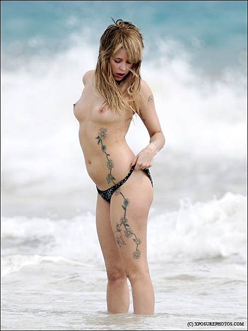 Peaches Geldof showing her nice big tits paparazzi pictures #75393144