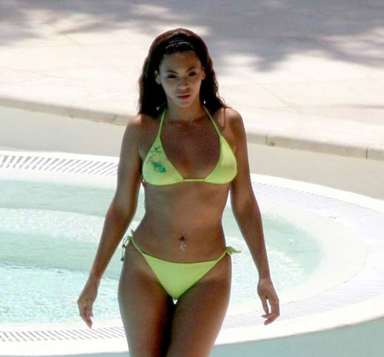 Beyonce Knowles posiert in Dessous und zeigt einen sexy Körper
 #75296494