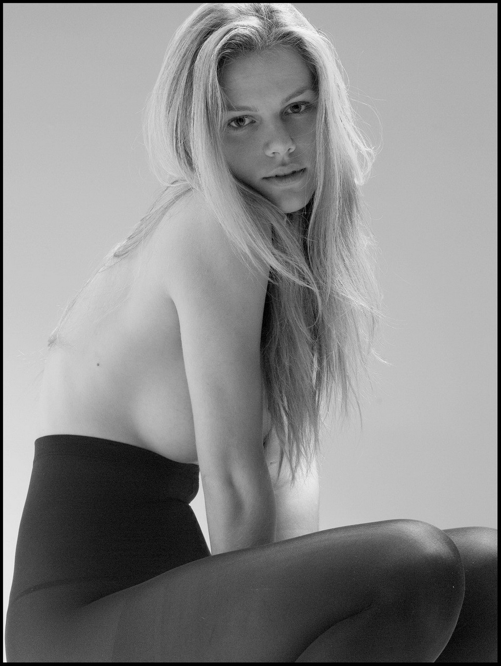 Brooklyn Decker che mostra le sue grandi tette in topless a mark squires photoshoot
 #75266416