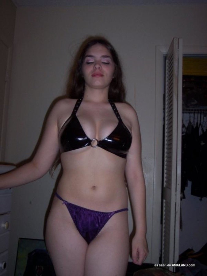 Photos d'amies lesbiennes coquines posant nues en webcam
 #67562359