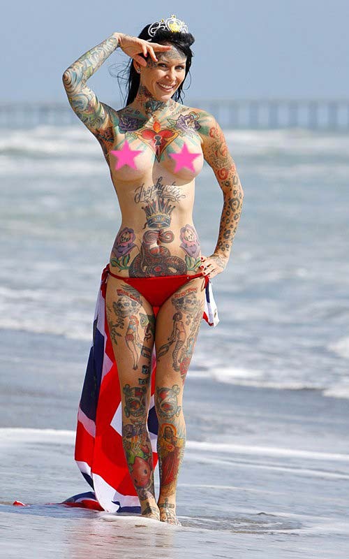 Michelle mcgee entblößt sexy Bikinikörper und Oben-ohne-Fotos
 #75273688