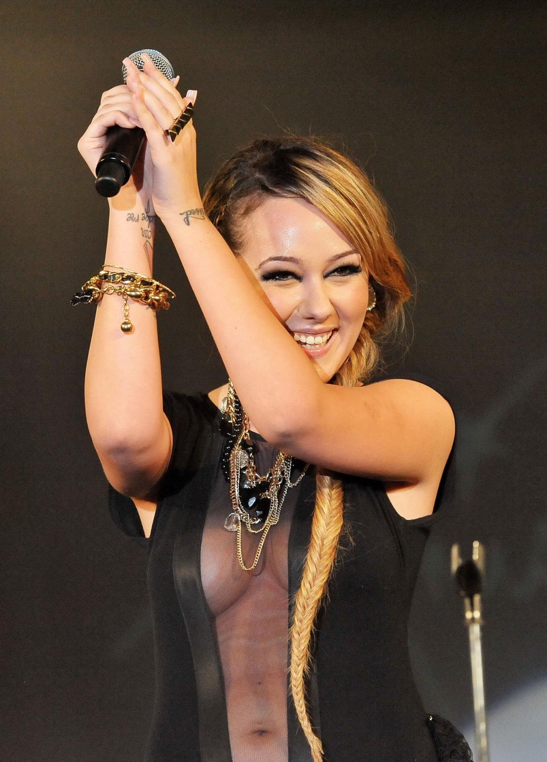 Tynisha keli cleavy en lingerie pour la promotion de son nouvel album à tokyo
 #75332600