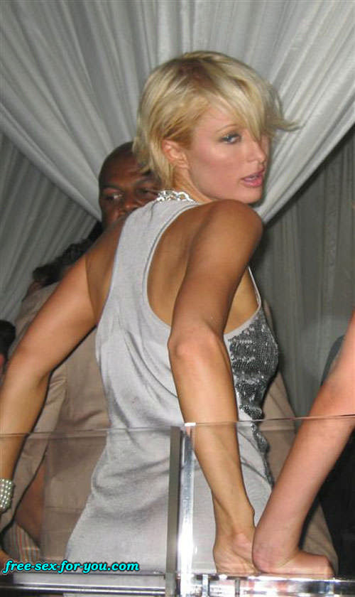 Paris Hilton showing great cleavage and dancing with her sister #75430233