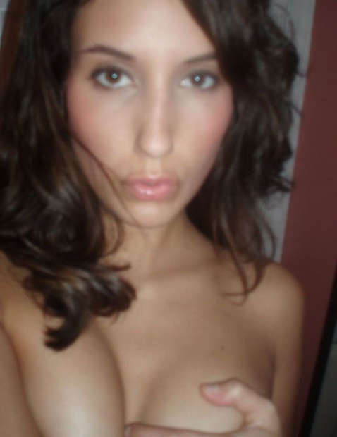 Pictures of different camwhoring amateur babes #75722386