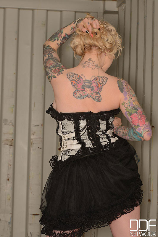 Hollie Hatton sexy tattooed pinup girl strips down #79484407