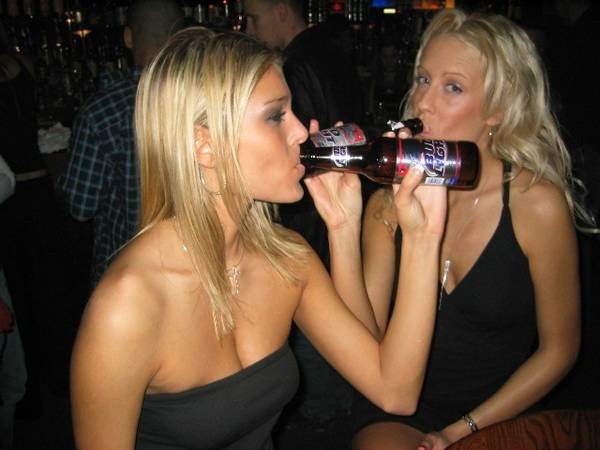 Hot teen girls flashing in local bar #74057430