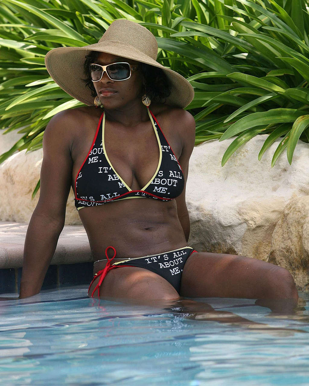 Serena Williams showing sexy ass and nice tits on beach #75376781