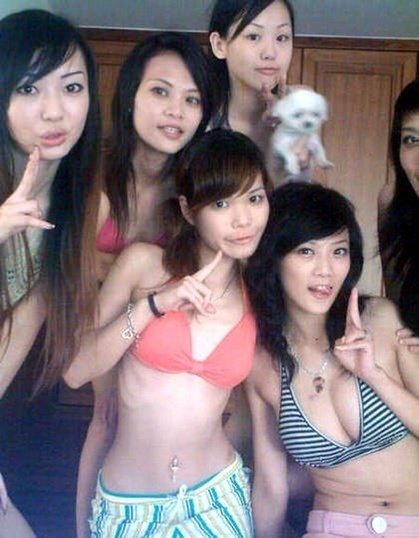 Photos de réseaux sociaux d'une petite amie asiatique amateur et faite maison
 #69895377