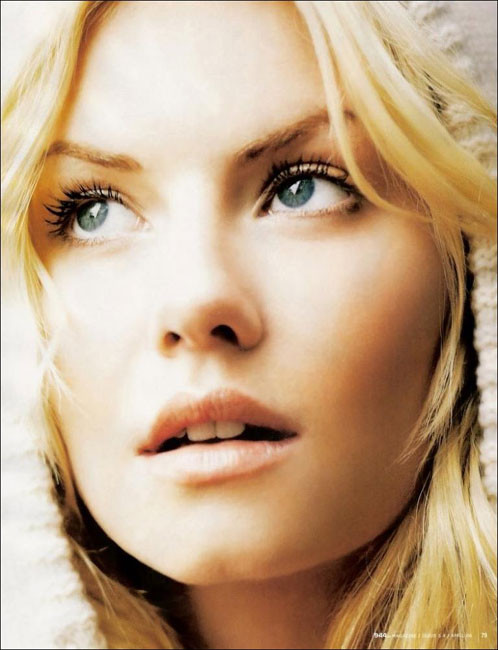 Dulce actriz rubia elisha cuthbert posando sexy
 #75443332