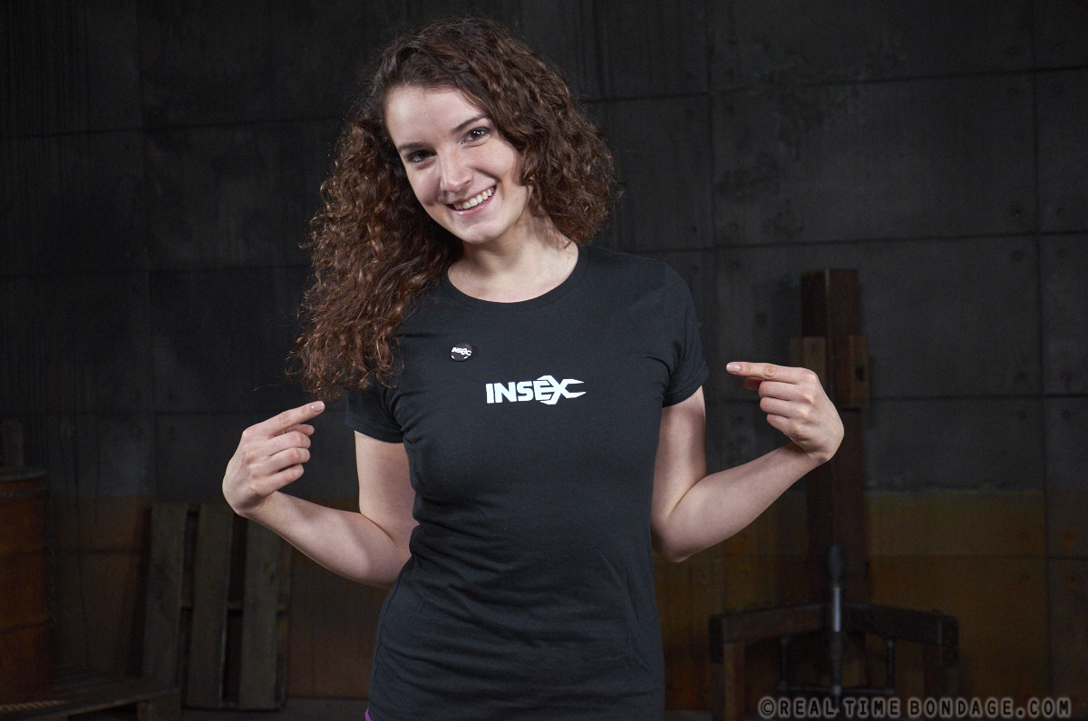 Endza needs to decide who she wants to piss off. She gets asked the fateful ques #71913789