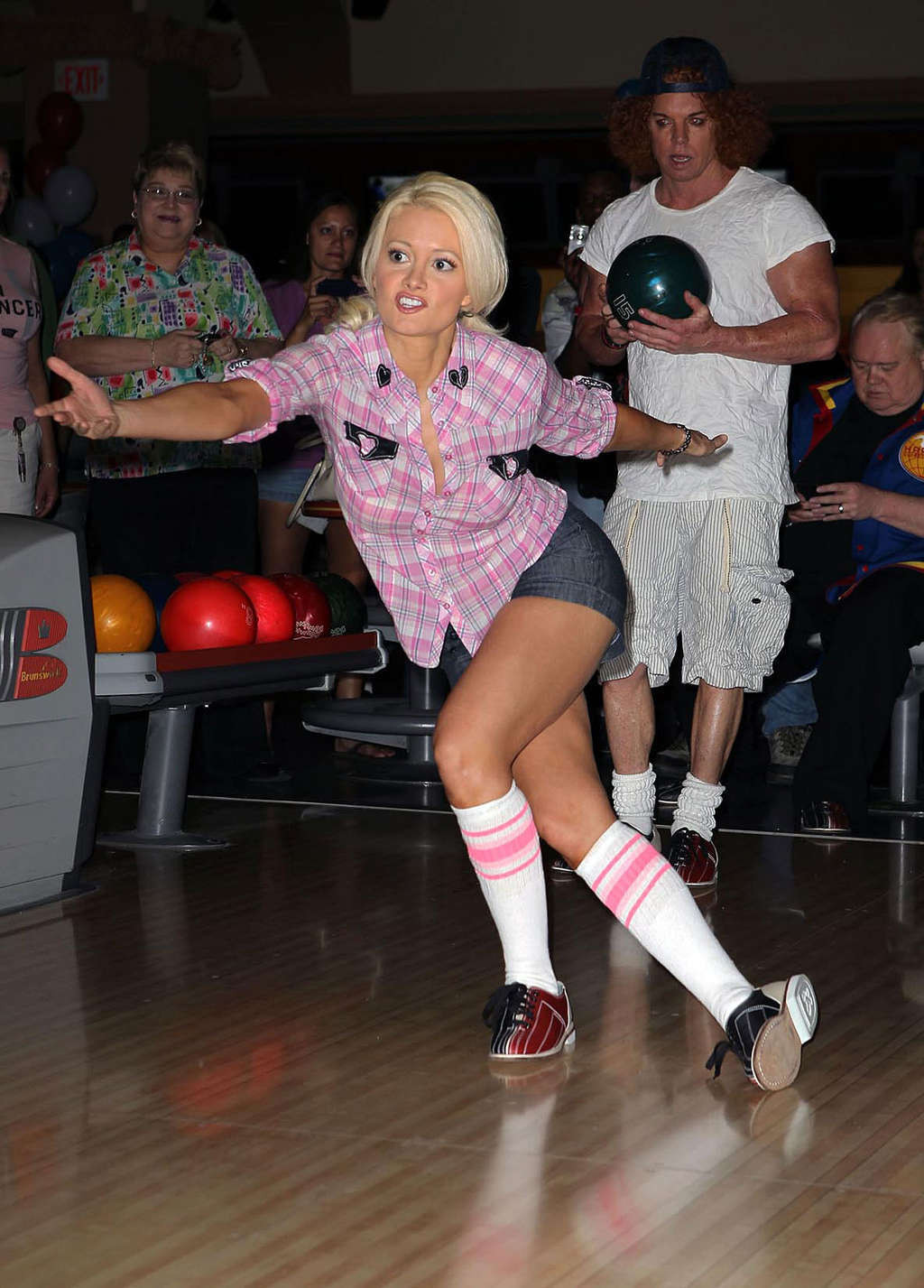 Holly Madison exposing her fucking sexy body and hot ass in bowling club #75348230