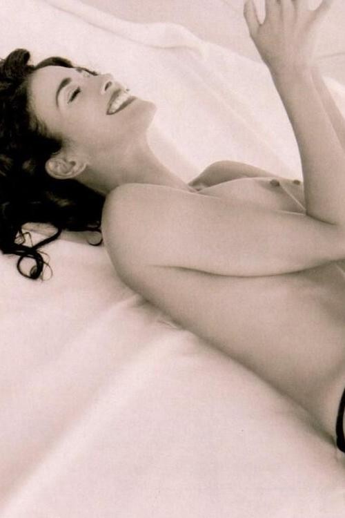 Das italienische Topmodel Randi Ingerman zeigt ihre großen Brüste
 #75439516