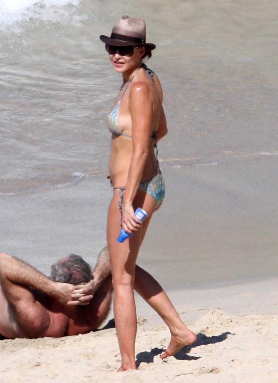 Tamara Mellon exposing her nice big boobs on beach and sexy in bikini #75322654
