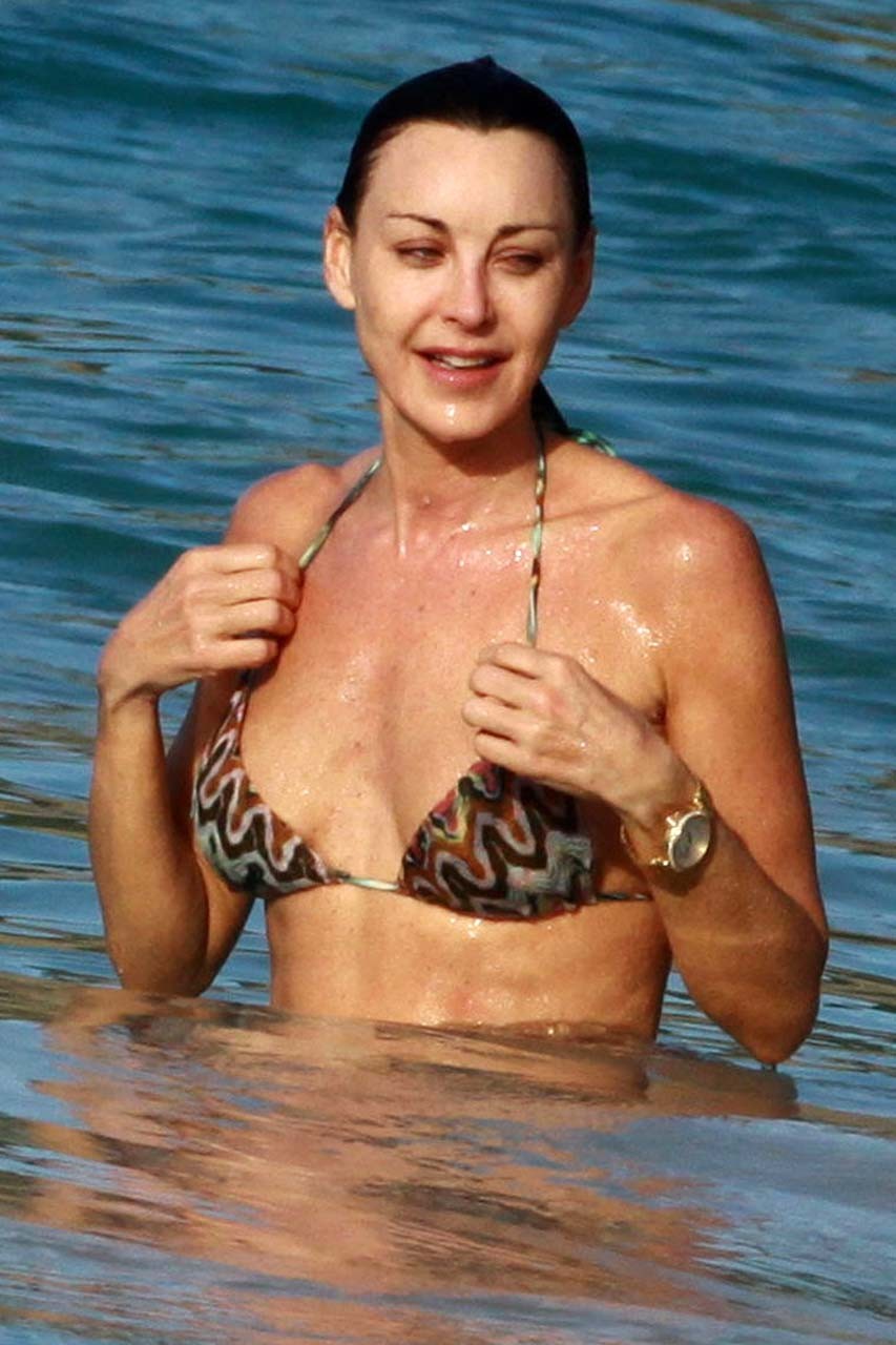 Tamara Mellon exposing her nice big boobs on beach and sexy in bikini #75322666