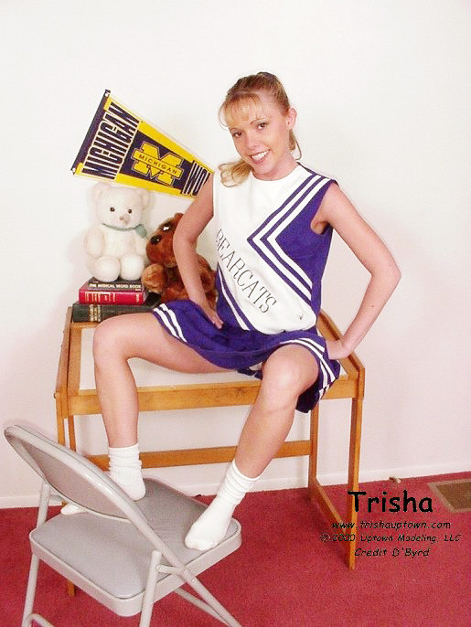 Trisha cheerleader teenager dei quartieri alti
 #75467728