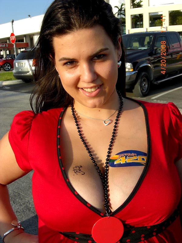Schau dir diese heißen Bikini-Babes an, die in deiner Stadt ficken wollen
 #71557631