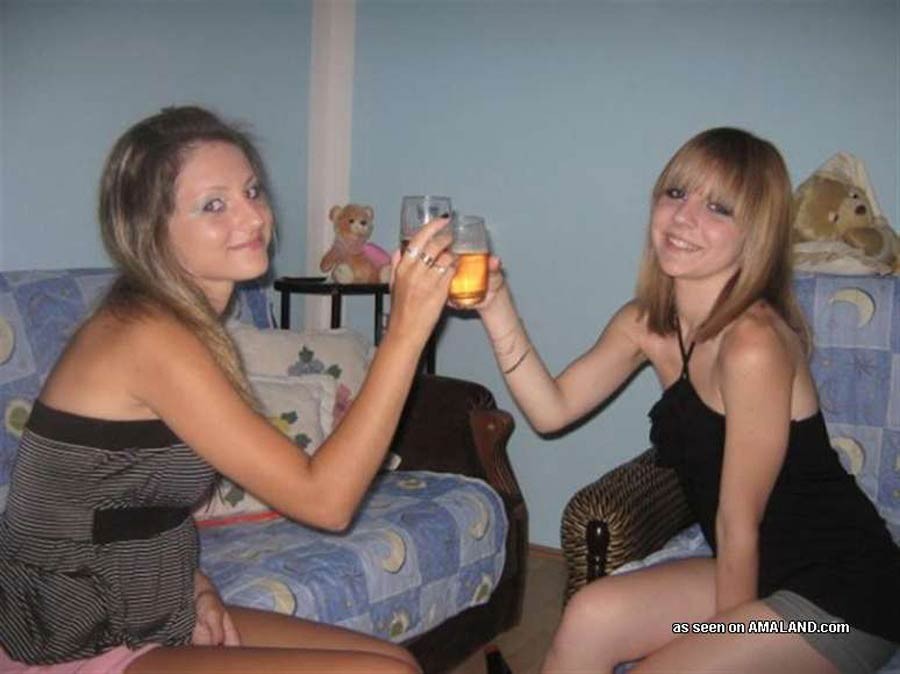 Wirklich betrunken Amateur Freundinnen gehen wild
 #76395284