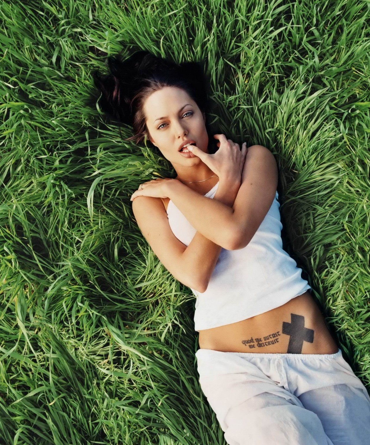 Angelina jolie vergisst oben ohne Fotoshooting von david lachapelle für rolling ston
 #75234861