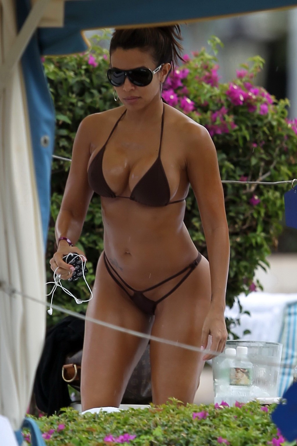 Vida Guerra showing off her curvy bikini body poolside in Hawaii #75244730