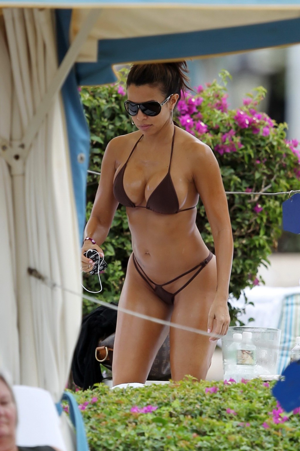 Vida Guerra showing off her curvy bikini body poolside in Hawaii #75244735
