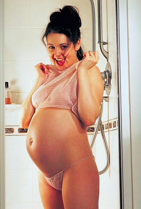 ムラムラした妊娠中のベイビーは、彼女のプッシーを広げながらいじめるのが大好きです。
 #76603486