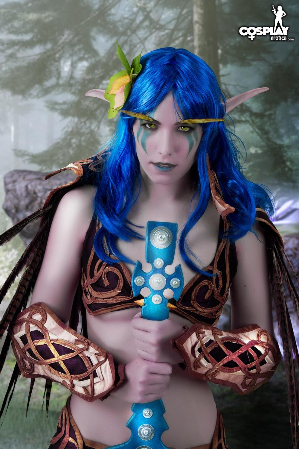 Cassie como cosplay de una desagradable paladina elfa nocturna de World of Warcraft
 #76468719