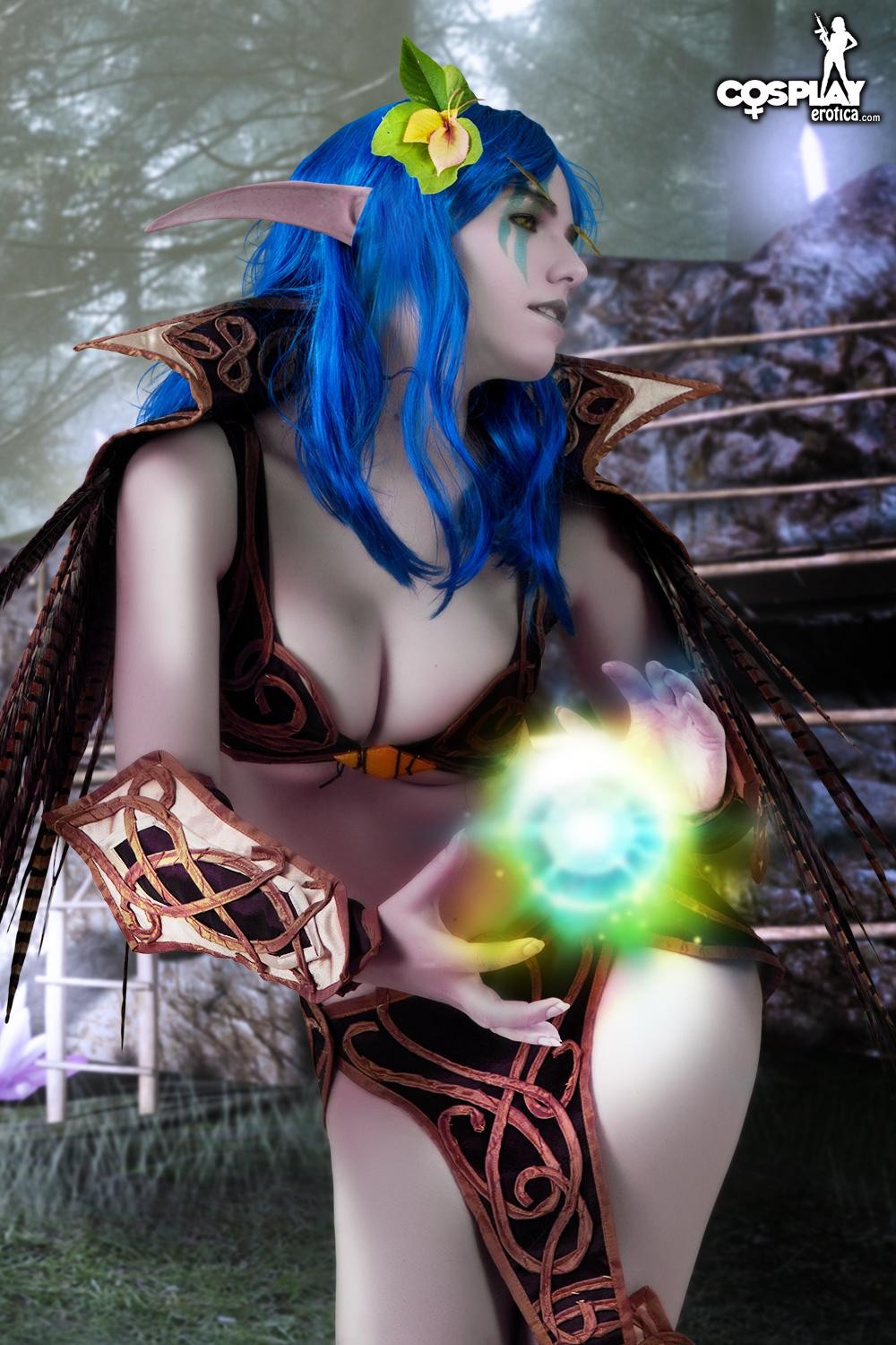 Cassie como cosplay de una desagradable paladina elfa nocturna de World of Warcraft
 #76468733