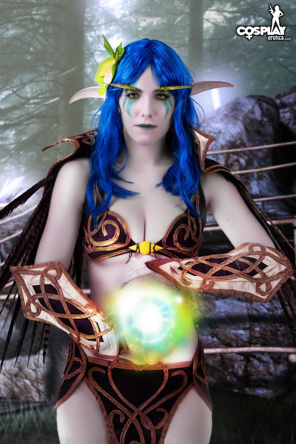 Cassie como cosplay de una desagradable paladina elfa nocturna de World of Warcraft
 #76468737