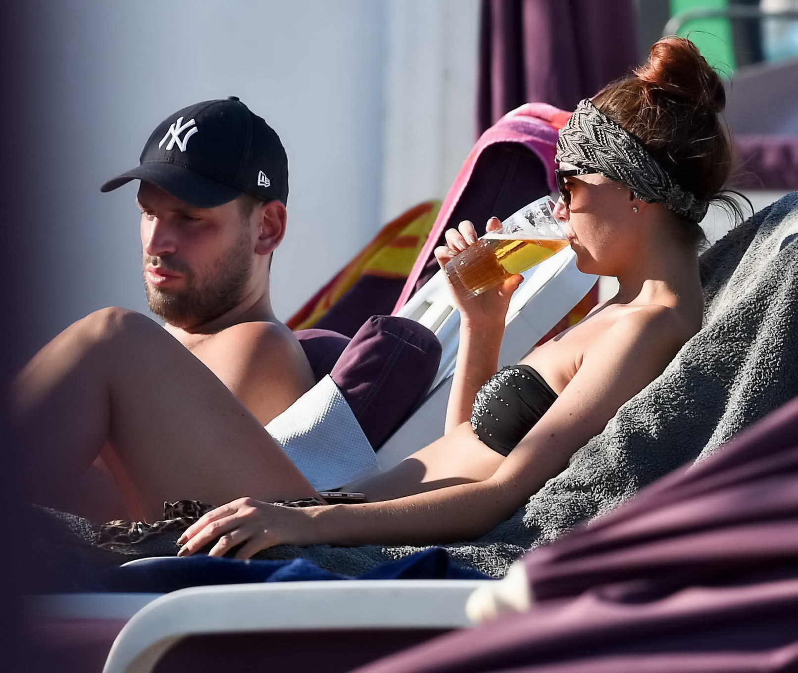 Jennifer metcalfe zeigt ihren saftigen Bikini-Arsch
 #75156134