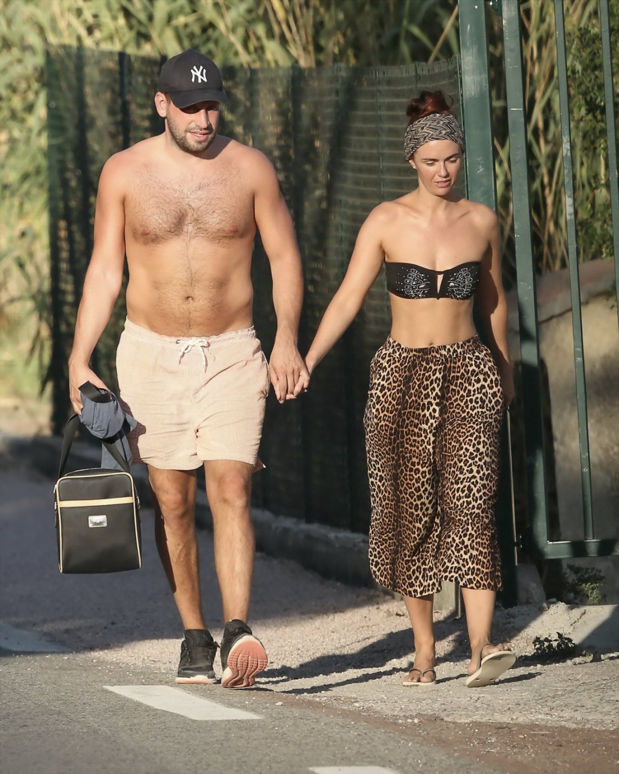 Jennifer metcalfe zeigt ihren saftigen Bikini-Arsch
 #75156211