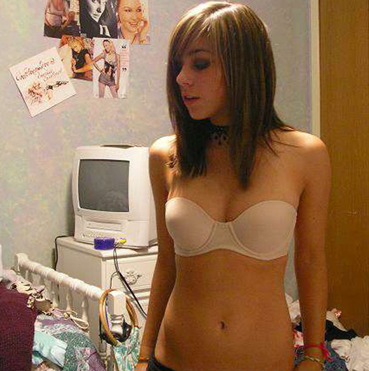 Pictures of pretty GFs flaunting their sexy bodies #68196491